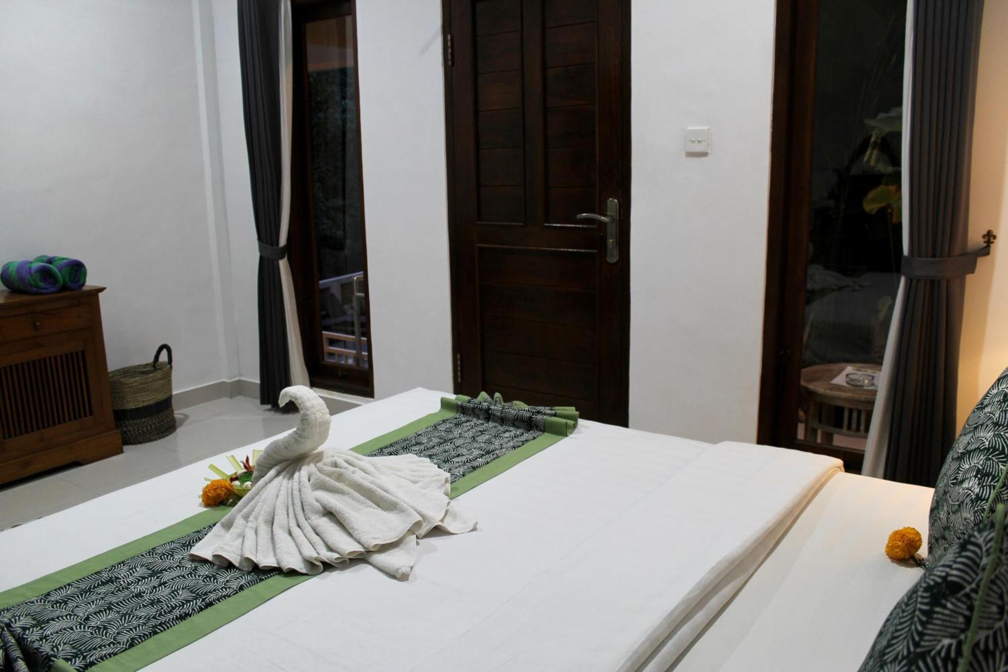 Hanaka Riverside Ubud Exterior foto